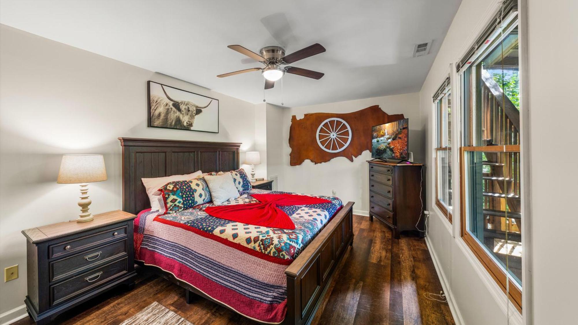 Whiskey Ridge Lodge, A Restored 1940S Gem, 2 Mins From Downtown, Breathtaking City Views, Custom Game Room, And Spacious Elegance Gatlinburg Eksteriør bilde