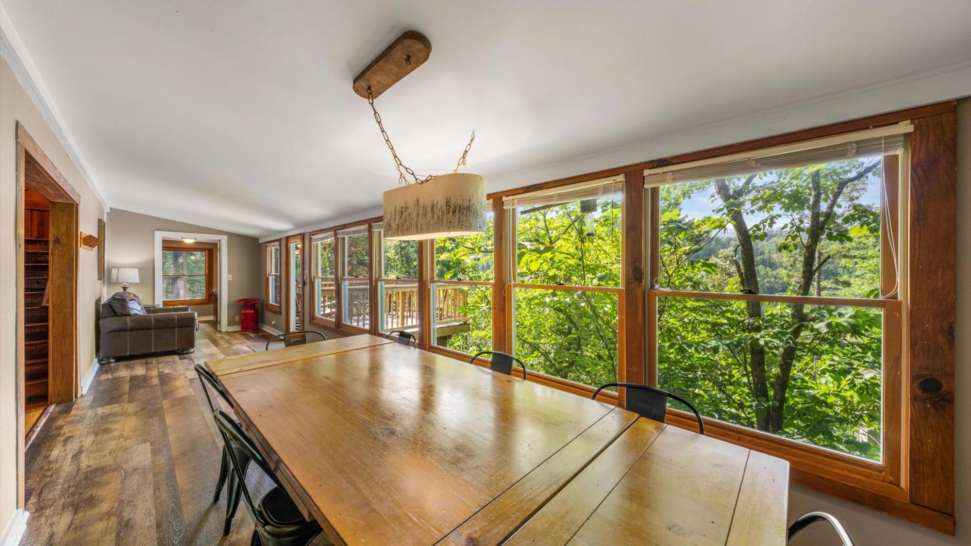 Whiskey Ridge Lodge, A Restored 1940S Gem, 2 Mins From Downtown, Breathtaking City Views, Custom Game Room, And Spacious Elegance Gatlinburg Eksteriør bilde