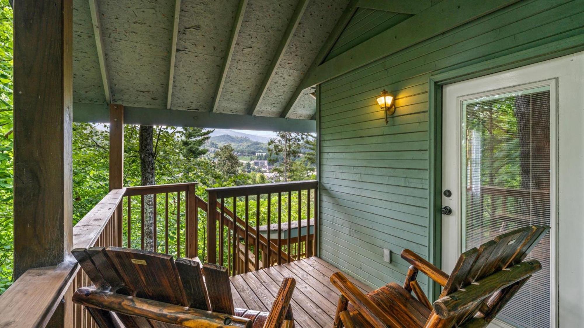 Whiskey Ridge Lodge, A Restored 1940S Gem, 2 Mins From Downtown, Breathtaking City Views, Custom Game Room, And Spacious Elegance Gatlinburg Eksteriør bilde