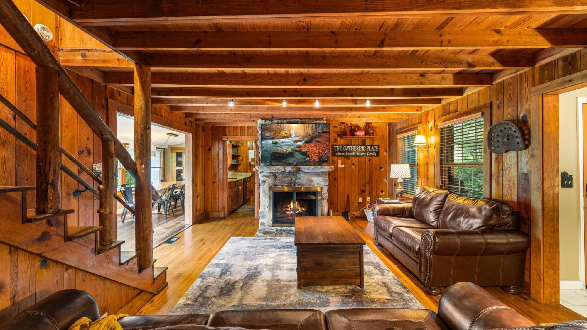 Whiskey Ridge Lodge, A Restored 1940S Gem, 2 Mins From Downtown, Breathtaking City Views, Custom Game Room, And Spacious Elegance Gatlinburg Eksteriør bilde