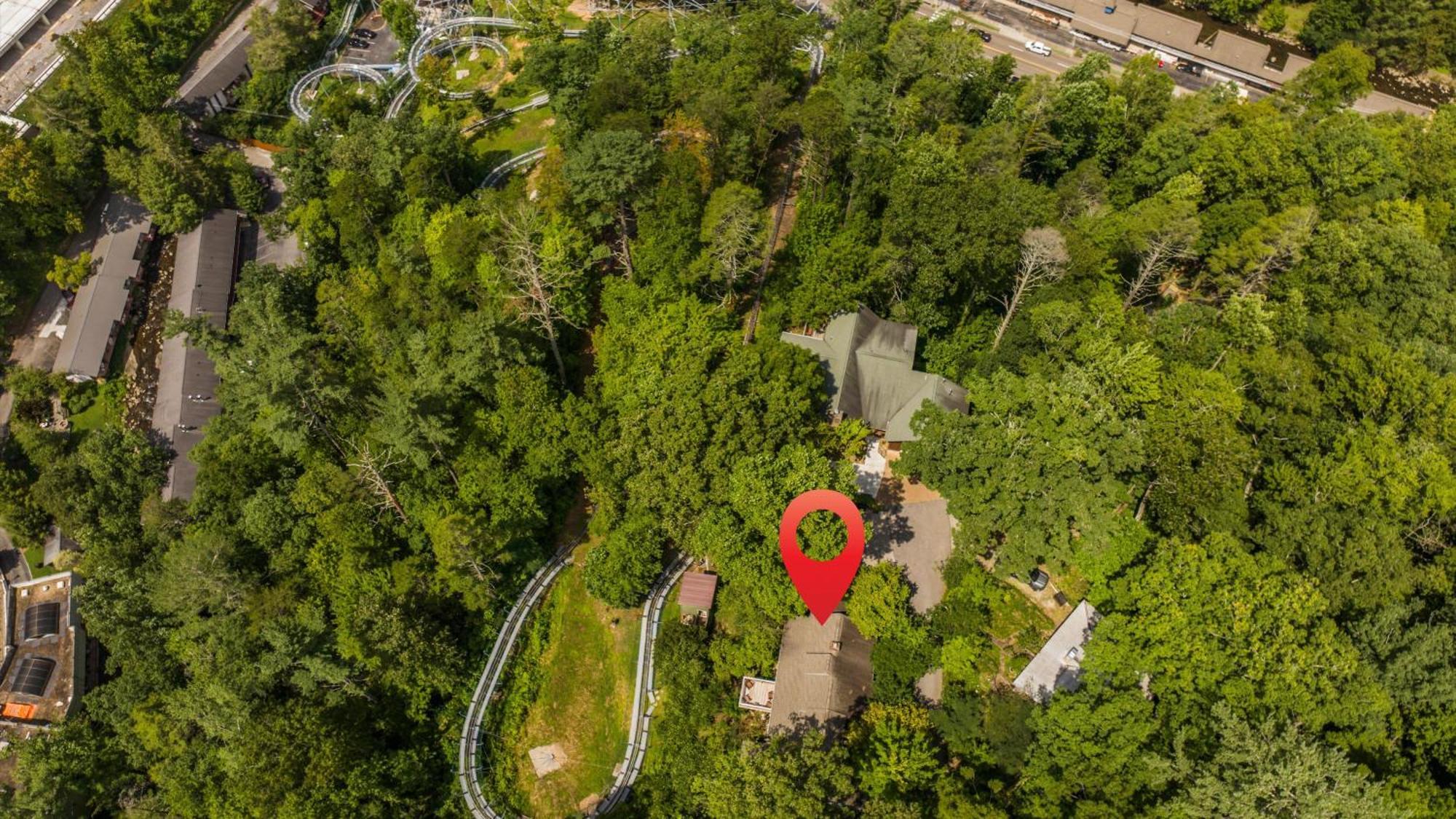 Whiskey Ridge Lodge, A Restored 1940S Gem, 2 Mins From Downtown, Breathtaking City Views, Custom Game Room, And Spacious Elegance Gatlinburg Eksteriør bilde