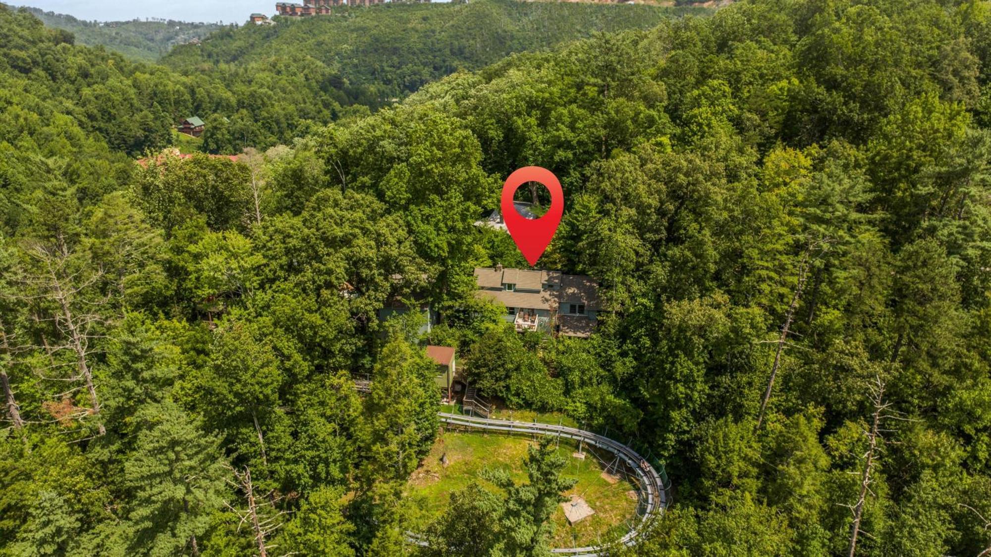 Whiskey Ridge Lodge, A Restored 1940S Gem, 2 Mins From Downtown, Breathtaking City Views, Custom Game Room, And Spacious Elegance Gatlinburg Eksteriør bilde